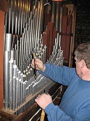 renovation de l'orgue de Rougemont (20)